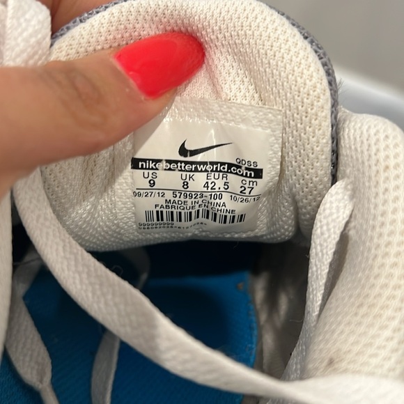 🔥Nike Air Max Direct Sneakers in Gray, White, and Black🔥 - Picture 4 of 5